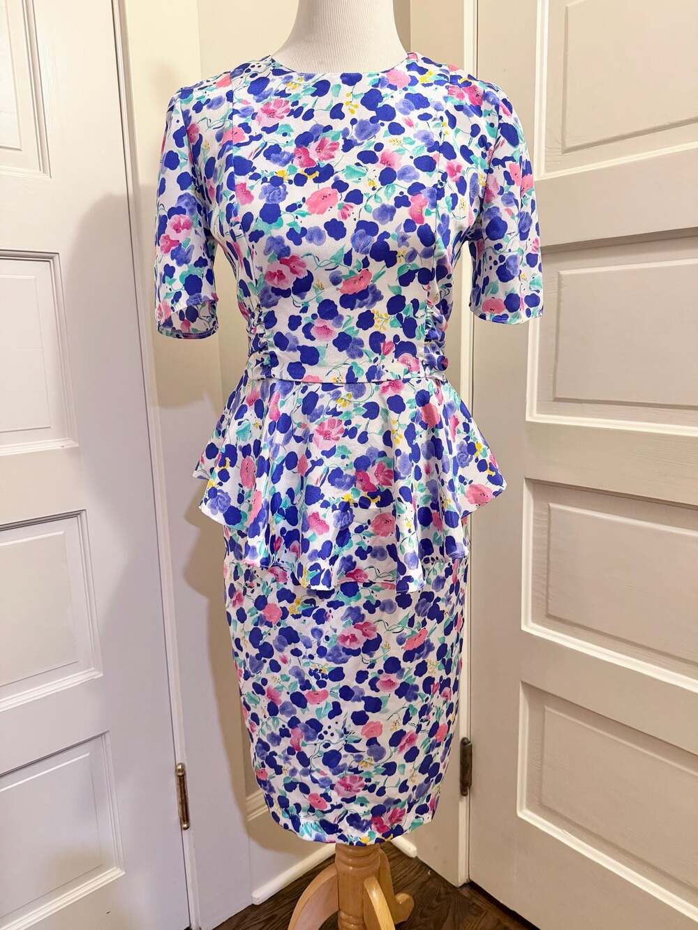 Vintage 80s Exposé California Floral Peplum Dress with Puff Sleeves